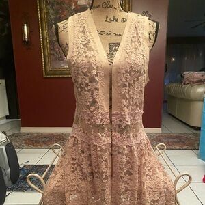 Gorgeous beige vest size M. ❤️❤️
